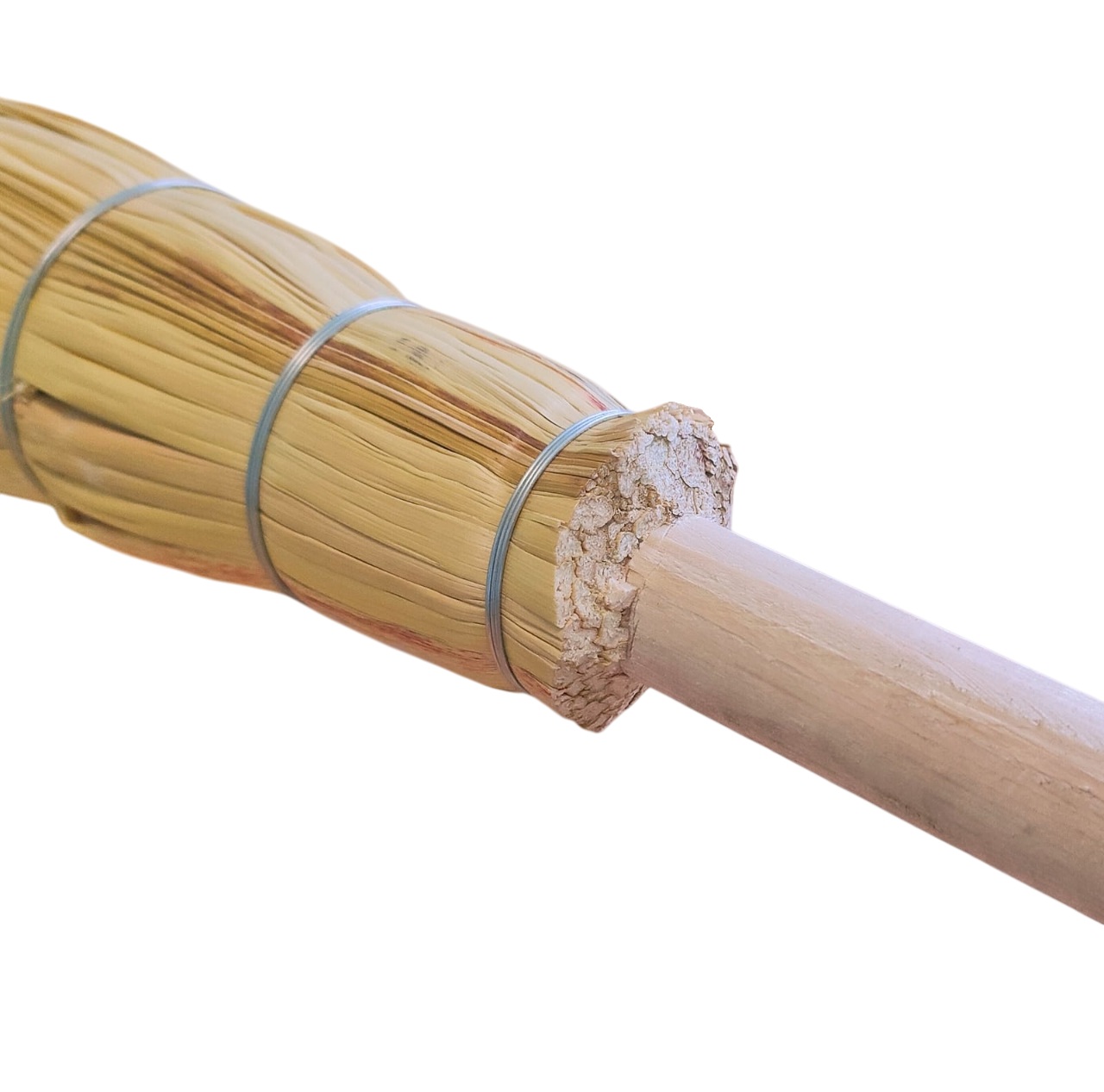 Веник сорго 140 см с деревянным черенком